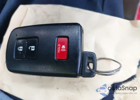 2017 Toyota Tacoma Trd Sport z USA, uszkodzony, nr VIN 3TMAZ5CN8HM031679